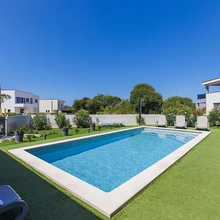 Dom wakacyjny Cordis By Interhome