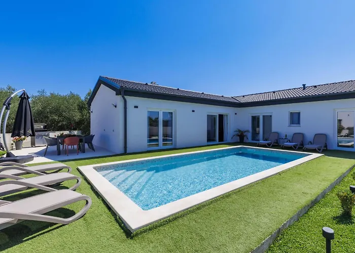 Feriehus Cordis By Interhome Pula