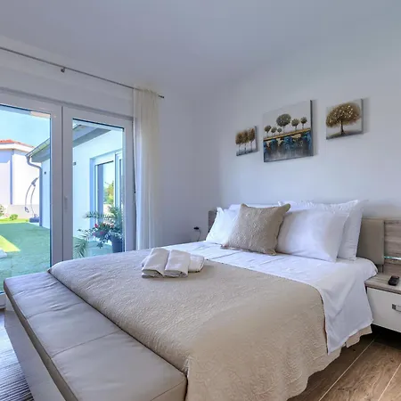 Cordis By Interhome Vikendica *