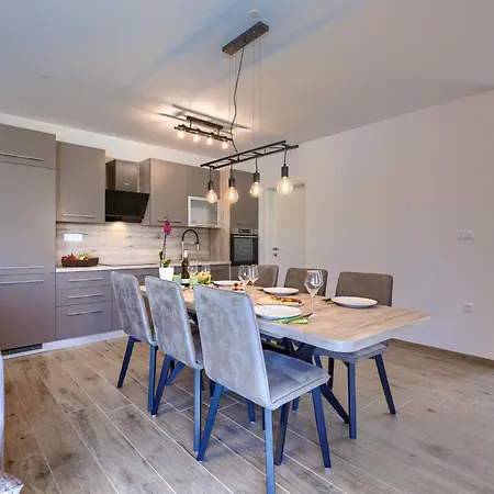 Vikendica Cordis By Interhome