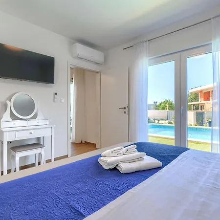 Cordis By Interhome