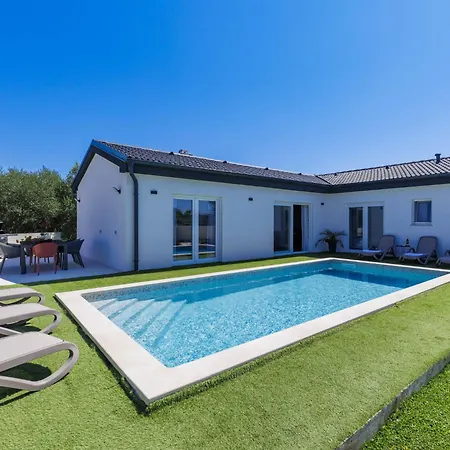 Vikendica Cordis By Interhome Pula